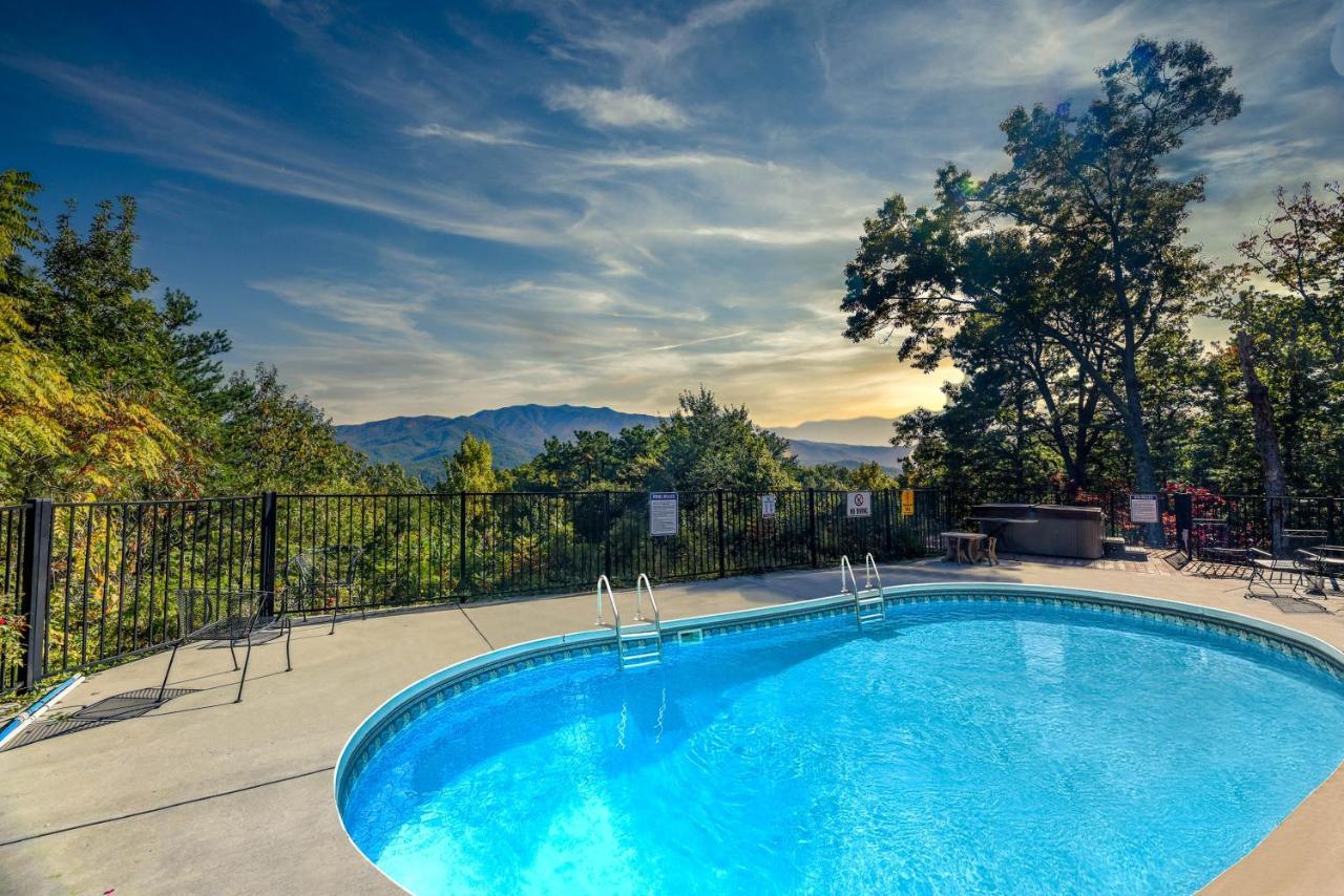 Smokystays Private Pool Chalet Gatlinburg Exterior foto